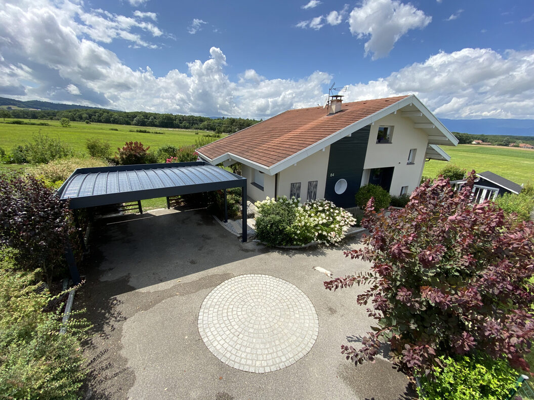 abri voiture autoporte pour protection des vehicules a feigeres 2 scaled 1 1