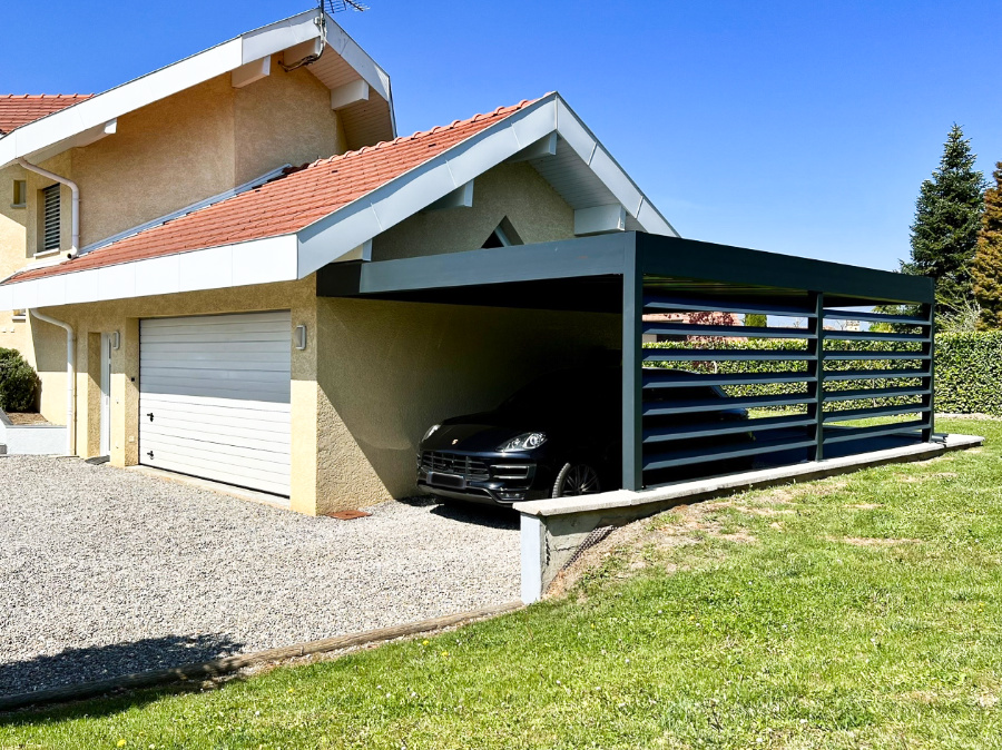 Carport aluminium adossé à Messery, moderne et élégant carport alu sur-mesure à messery