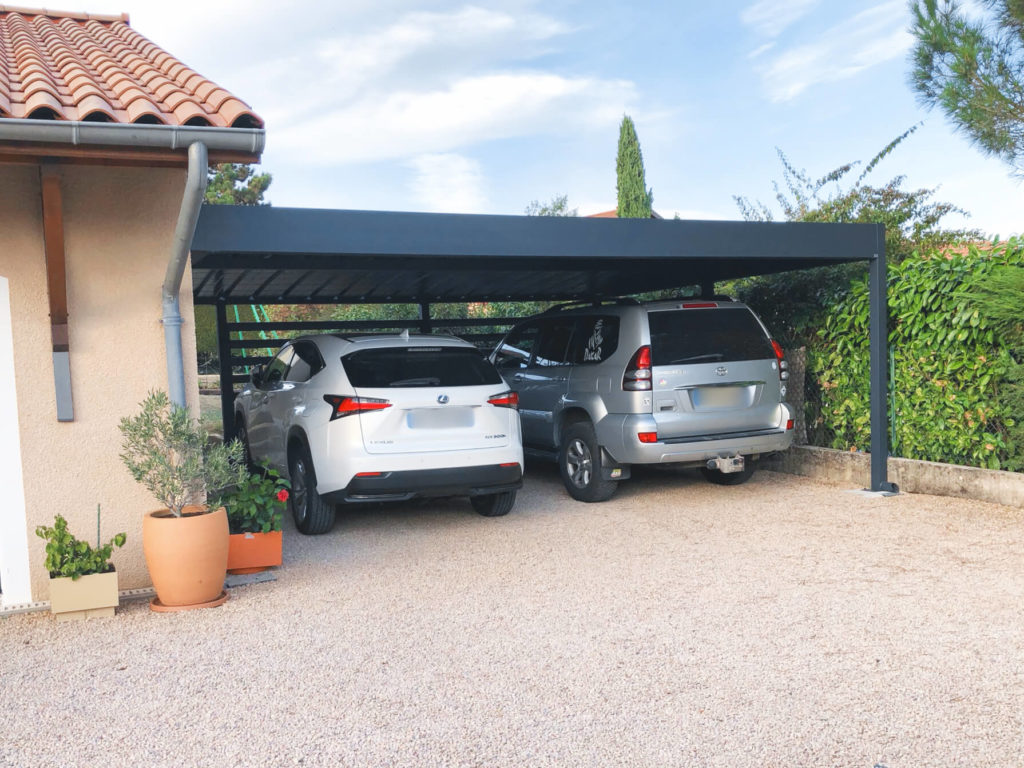 carport en aluminium double sur mesure àtoit plat réalisé à dommartin.