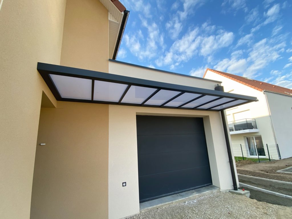 Marquise bandeau sur-mesure à Magny-Sur-Tille, abri aluminium pour vos entrées marquise aluminium sur mesure a magny sur tille