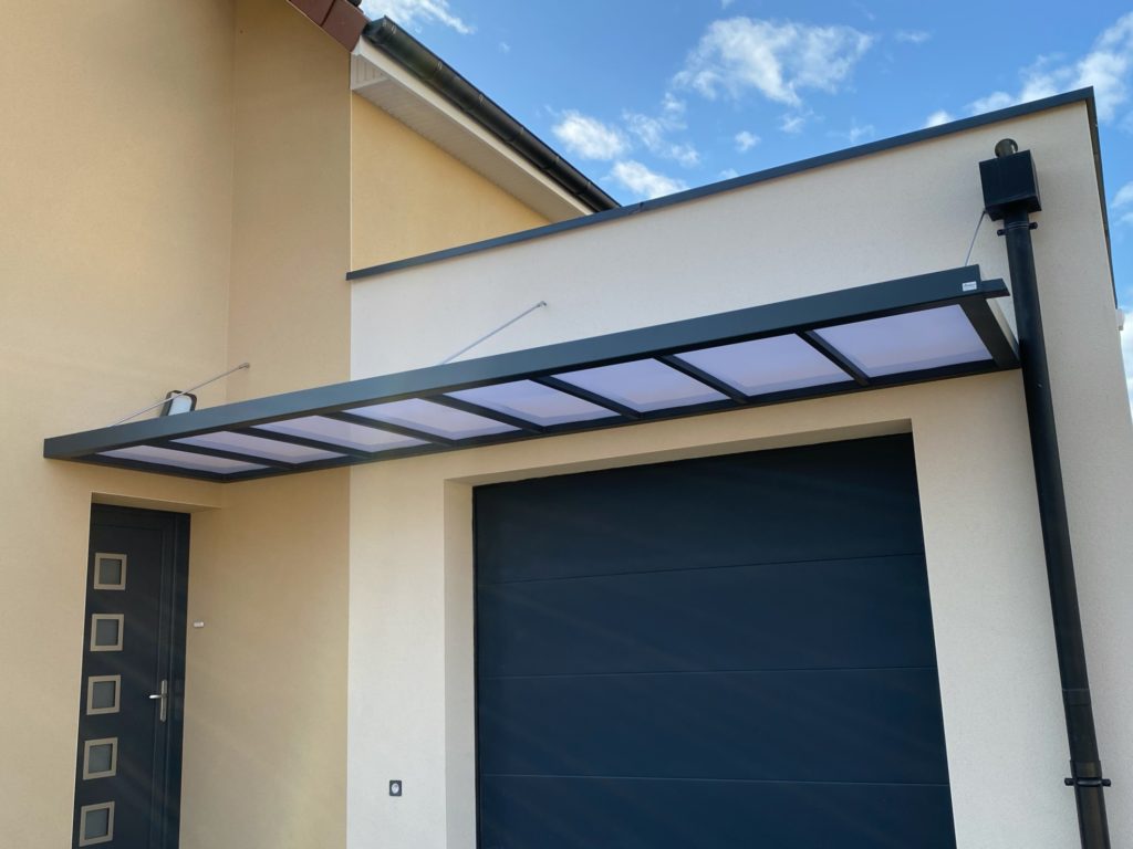 Marquise bandeau sur-mesure à Magny-Sur-Tille, abri aluminium pour vos entrées marquise sur mesure alu a magny sur tille