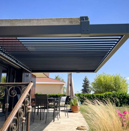 pergola bioclimatique suspendue sur mesure haut de gamme qfu4rfrliwy5y15v7uqitd5p1adwsb826cdh6c2k54