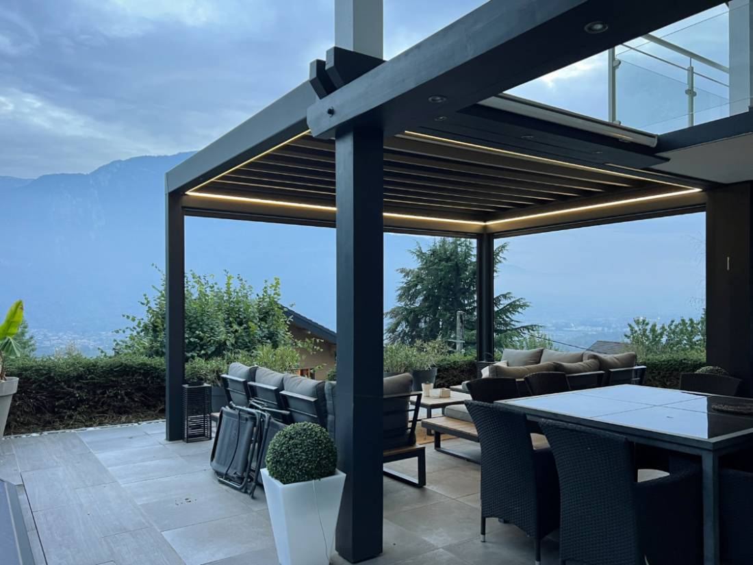 Pergola à toile rétractable à Ayse, en Haute Savoie pergola haut de gamme aluminium retractable ayse haute savoie