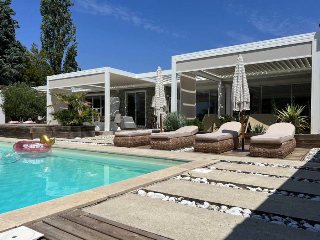 pergola lames orientables lissieu