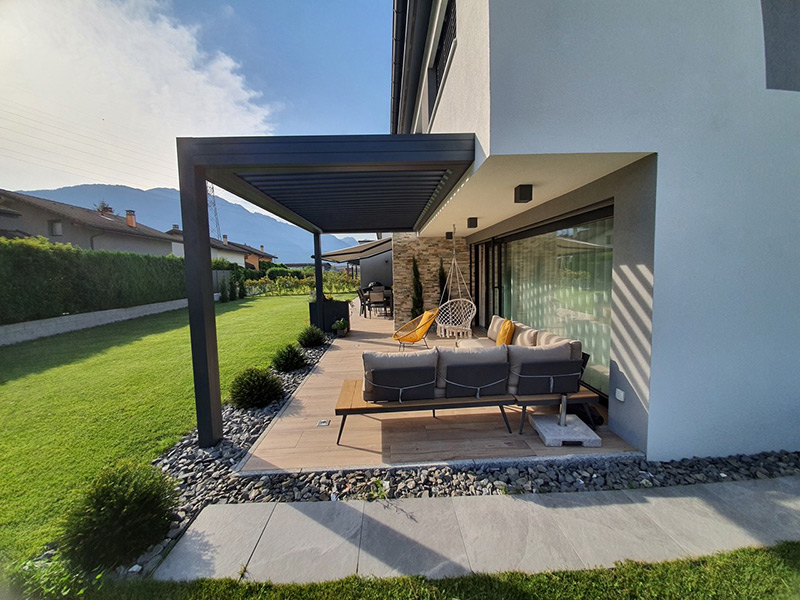 pergola adossee lames orientables