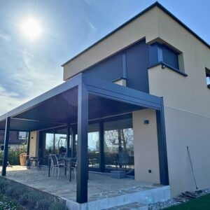 Carport alu simple et pergola bioclimatique - Crans pergola alu toit plat crans 1