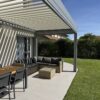 Pergola alu bioclimatique - adossée - Prévessin-Moëns (01) pergola bioclimatique a prevessin moens vue de profil