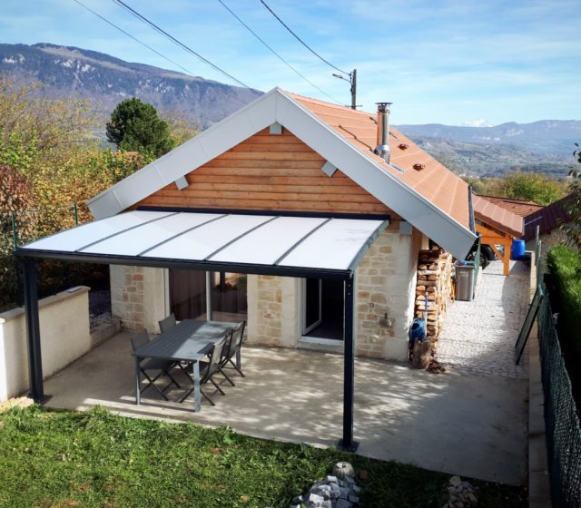 Pergola alu et polycarbonate - adossée - Gex (01) pergola alu et polycarbonate - adossée - gex (01) – image 2