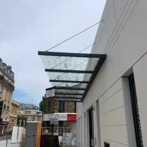 Auvent professionnel alu et polycarbonate - Levallois-Perret (92) auvent professionnel alu et polycarbonate - levallois-perret (92) – image 2