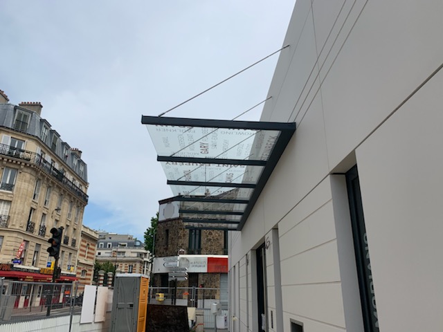 Auvent professionnel alu et polycarbonate - Levallois-Perret (92) auvent professionnel alu et polycarbonate - levallois-perret (92) – image 2