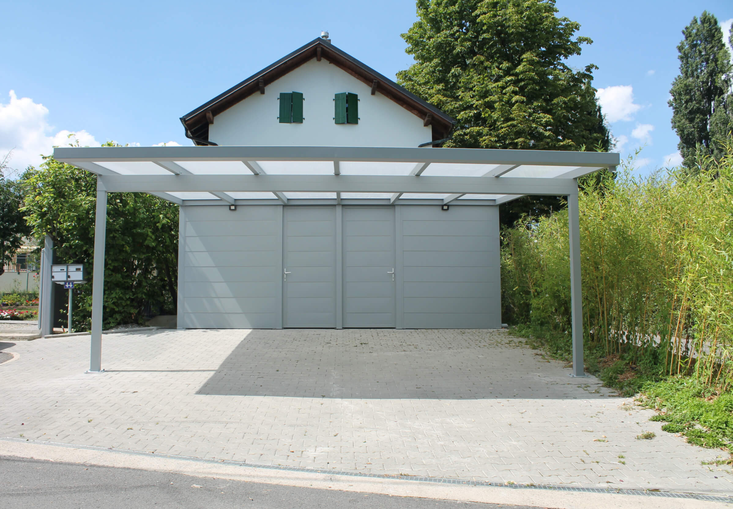 Carport avec abri - alu et polycarbonate - indépendant - Genêve (1202) carport avec abri - alu et polycarbonate - indépendant - genêve (1202)
