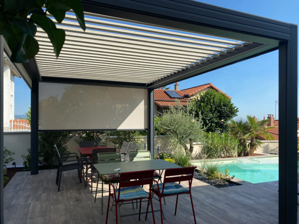 Pergola alu bioclimatique - autoportante - Montbrison (42) pergola alu bioclimatique - autoportante - montbrison (42) – image 2