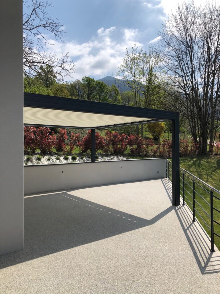 Pergola alu bioclimatique terrasse - adossée - Grenoble (38) pergola alu bioclimatique terrasse - adossée - grenoble (38) – image 2