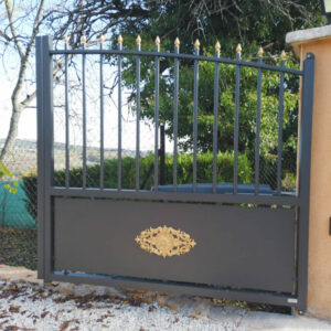 Portail alu sur mesure - battant - Ville-sur-Jarnioux (69) portail battant aluminium soude motorise villefranche 1024x768 1