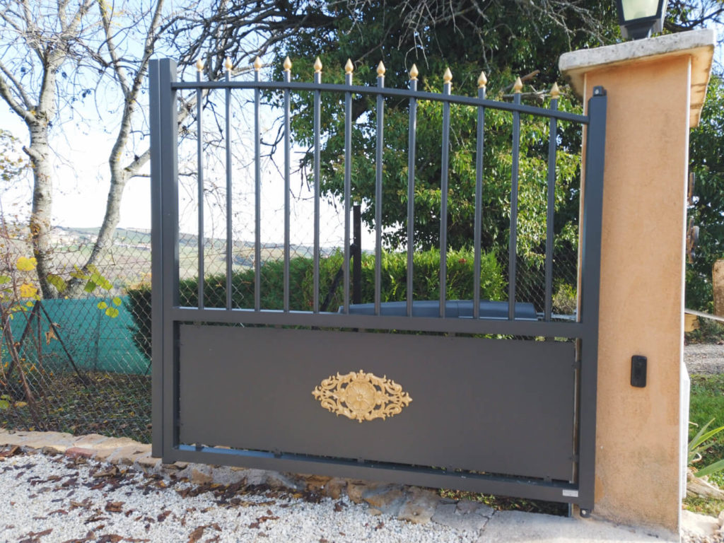 Portail alu sur mesure - battant - Ville-sur-Jarnioux (69) portail alu sur mesure - battant - ville-sur-jarnioux (69) – image 3
