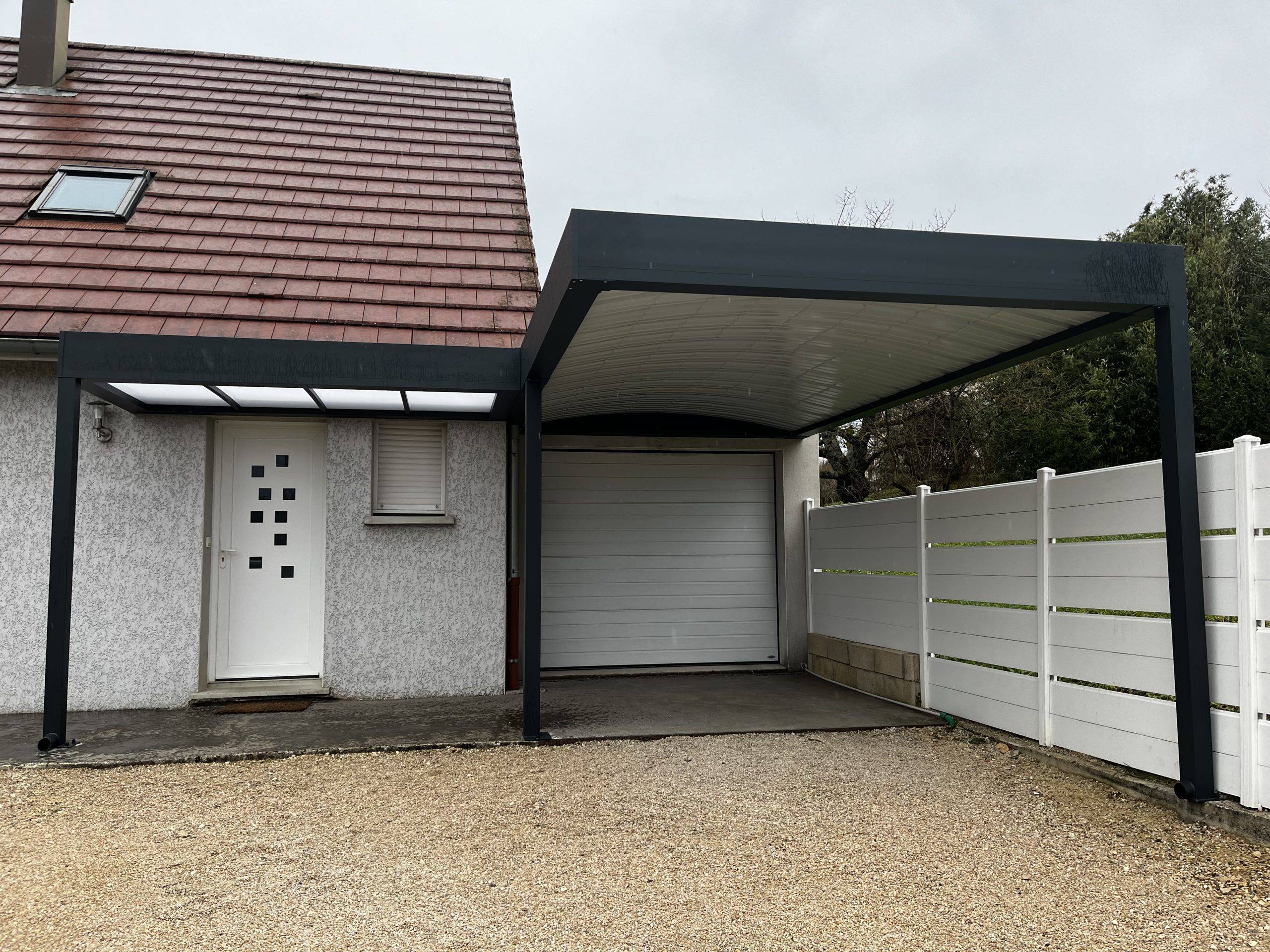 Carport alu simple et auvent sur mesure - Dole (39) carport alu simple et auvent sur mesure - dole (39)